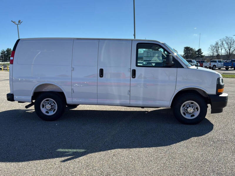 2025 Chevrolet Express 2500