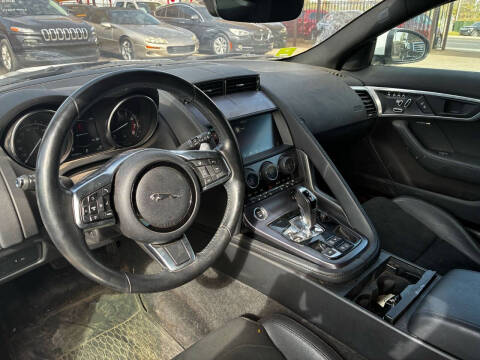 2019 Jaguar F-TYPE P300