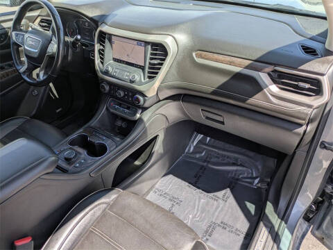 2022 GMC Acadia Denali