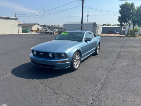 2006 Ford Mustang GT Deluxe