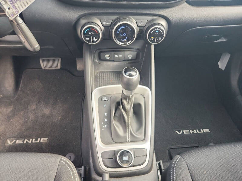 2023 Hyundai Venue SEL