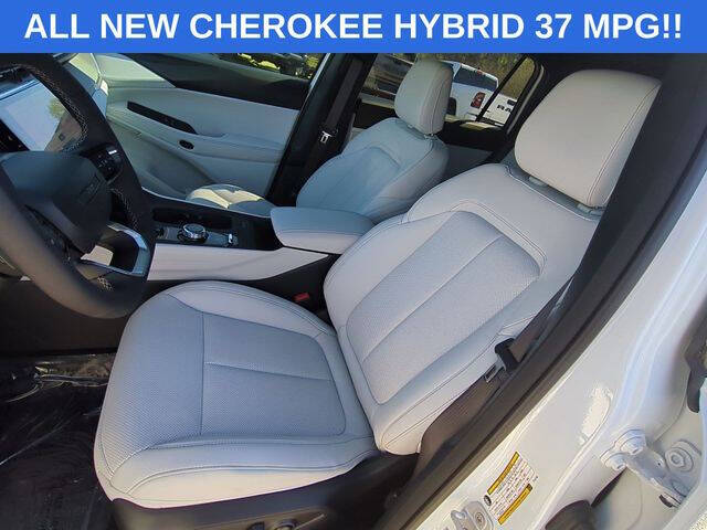 2026 Jeep Cherokee Laredo