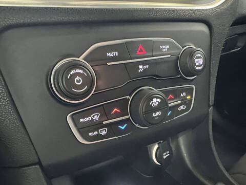 2017 Dodge Charger SXT