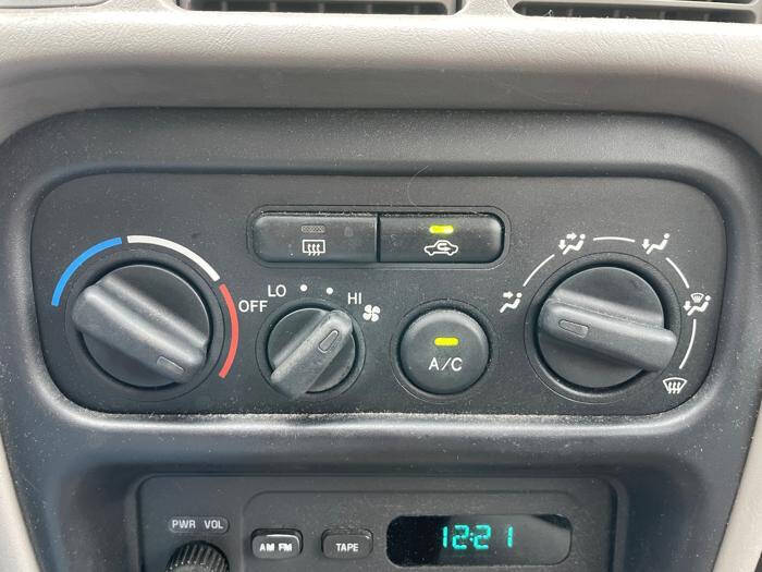 2001 Chevrolet Prizm LSi