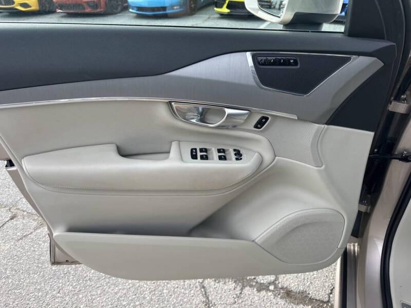 2023 Volvo XC90 B5 Core