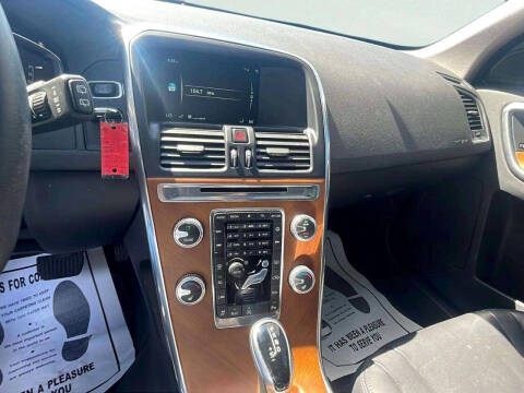 2017 Volvo XC60 T5 Inscription