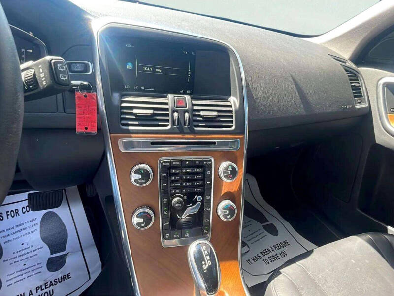 2017 Volvo XC60 T5 Inscription