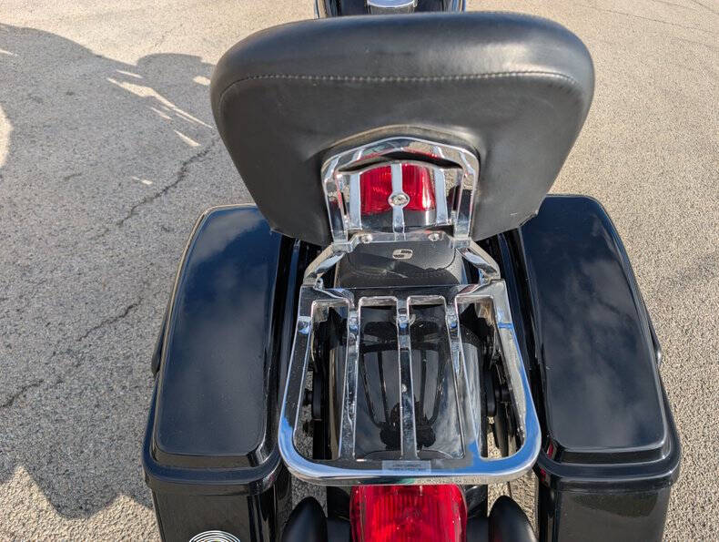 2016 Harley-Davidson FLD Switchback