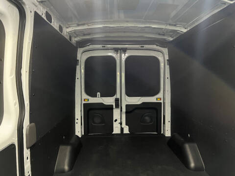 2022 Ford E-Transit 350