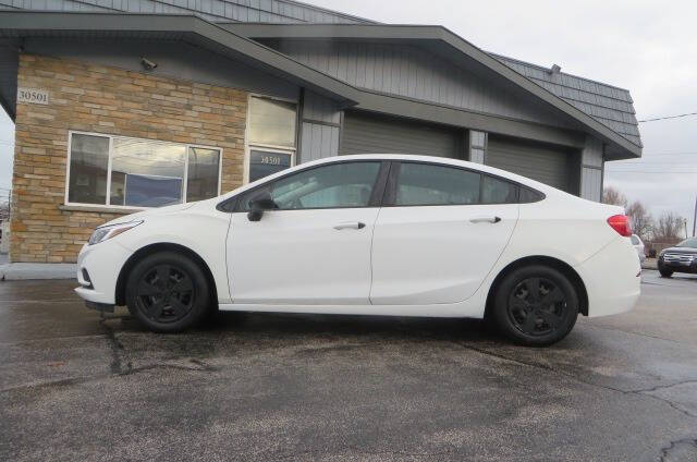 2017 Chevrolet Cruze LS photo 8