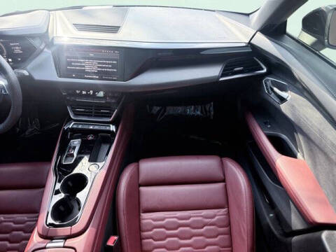 2024 Audi e-tron GT quattro Premium Plus