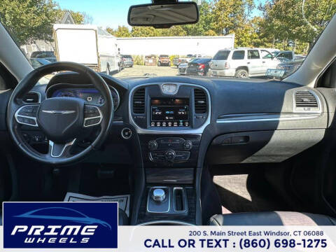 2017 Chrysler 300 Limited