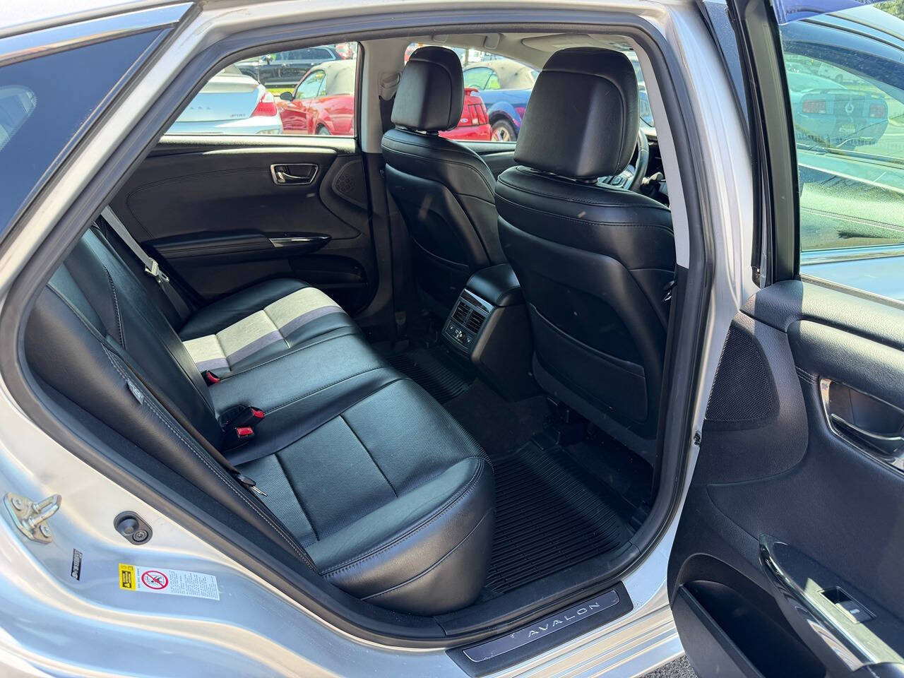 2013 Toyota Avalon 22