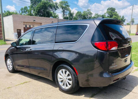 2017 Chrysler Pacifica Touring
