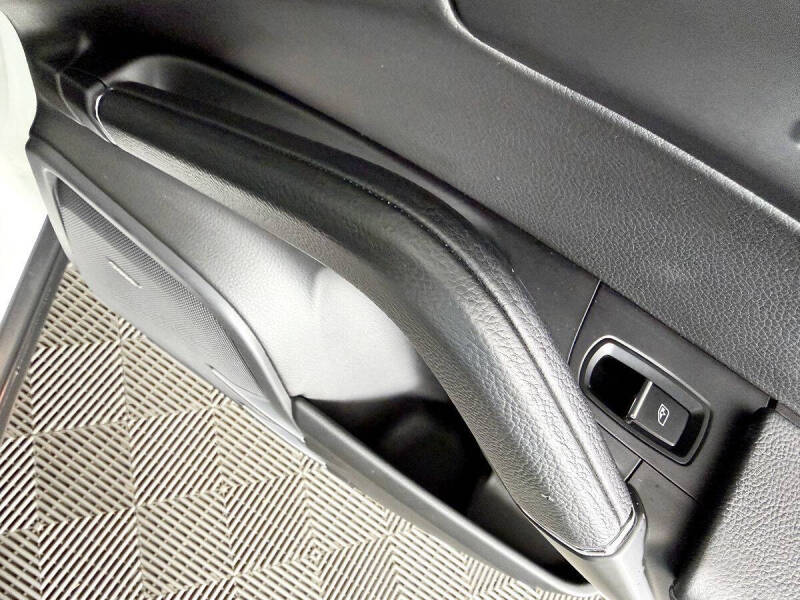 2017 Porsche Cayenne Platinum Edition