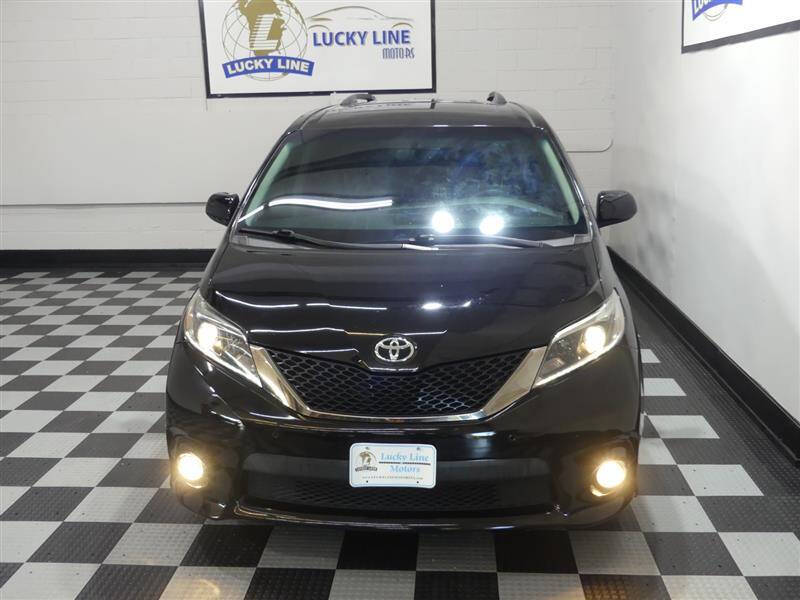 2017 Toyota Sienna SE Premium 8-Passenger