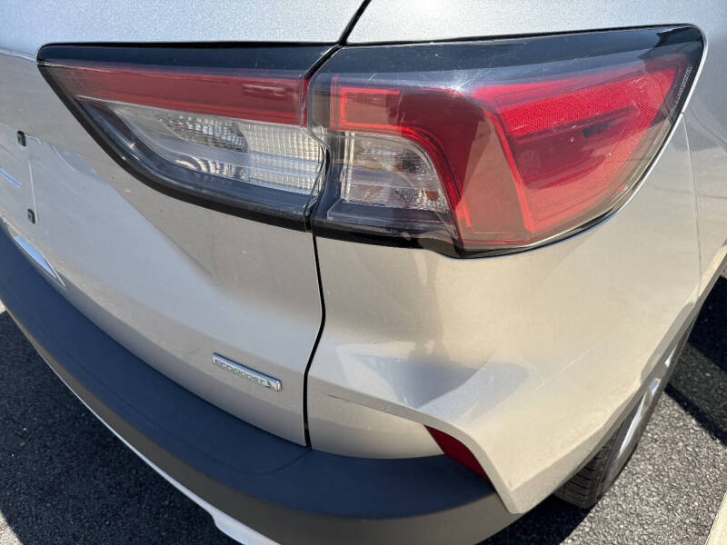 2020 Ford Escape SE