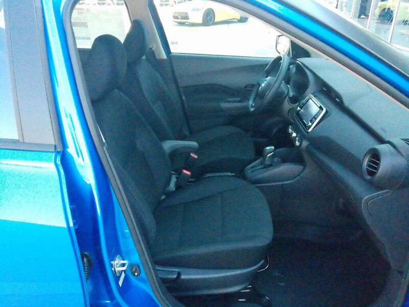 2025 Nissan Kicks Play S