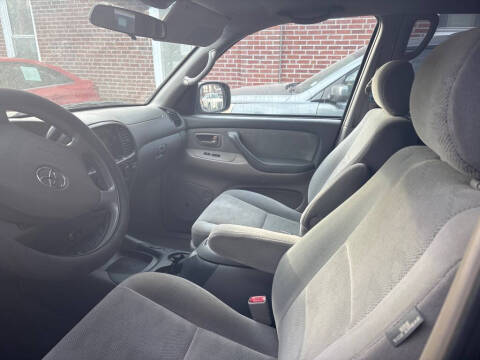 2005 Toyota Sequoia SR5