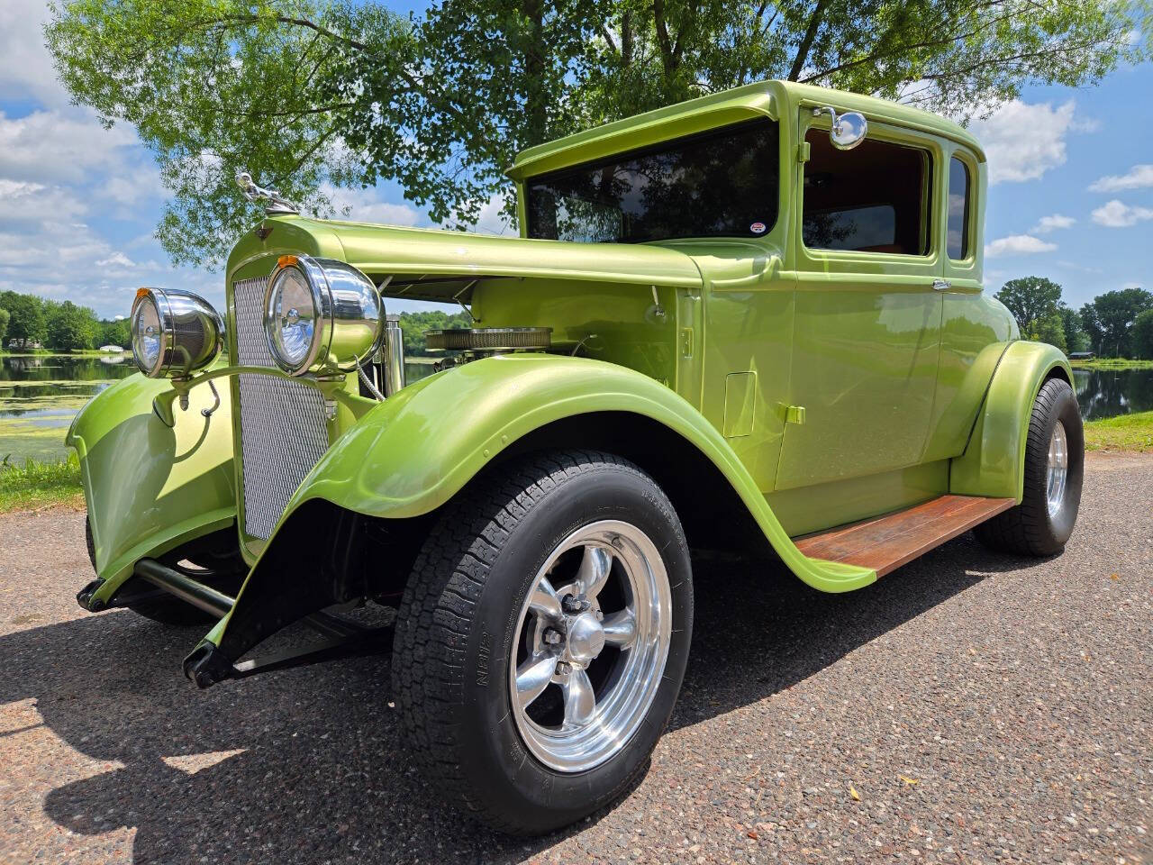 1930 Dodge 5-Window Coupe 21
