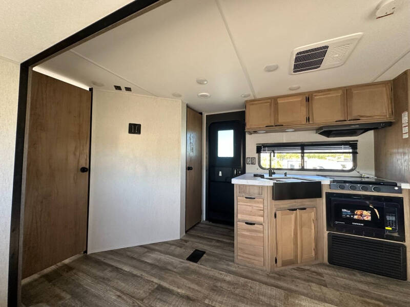 2024 Forest River Wolf Den 262DBH **SALE PENDING