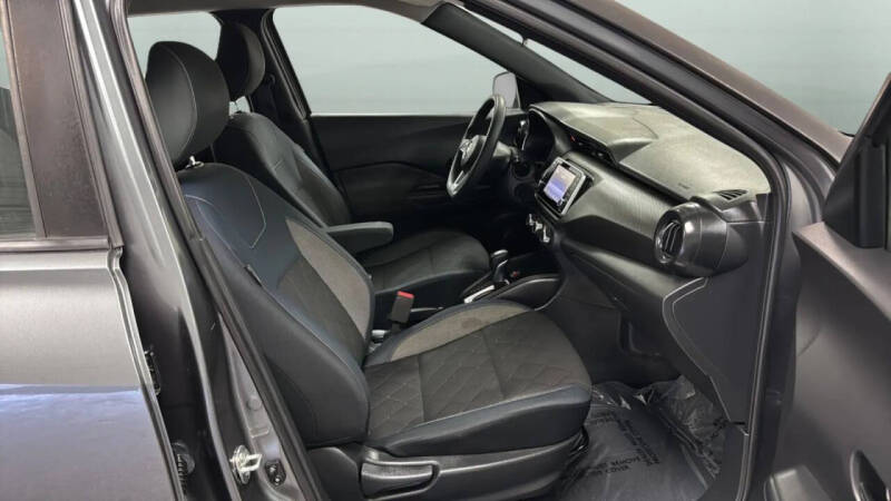 2019 Nissan Kicks S