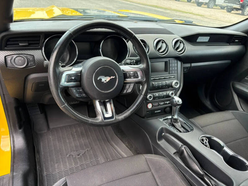 2016 Ford Mustang V6
