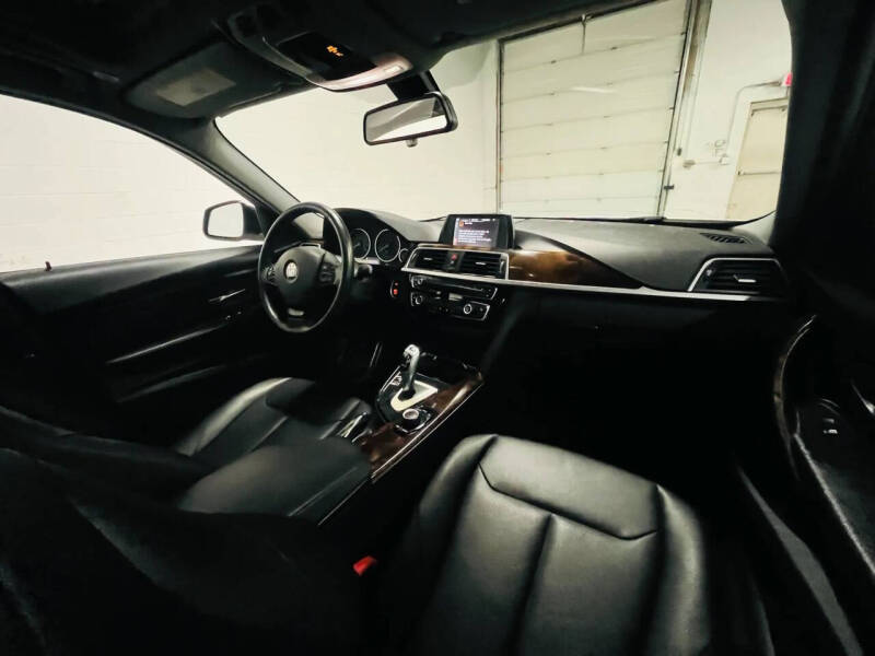 2017 BMW 3 Series 320i xDrive