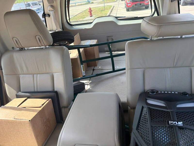 2017 Lincoln Navigator Select