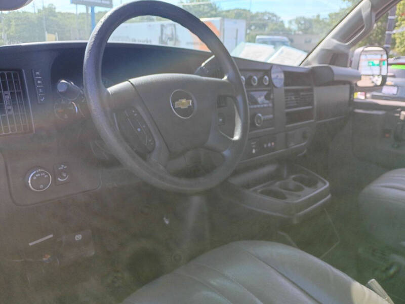 2017 Chevrolet Express 2500