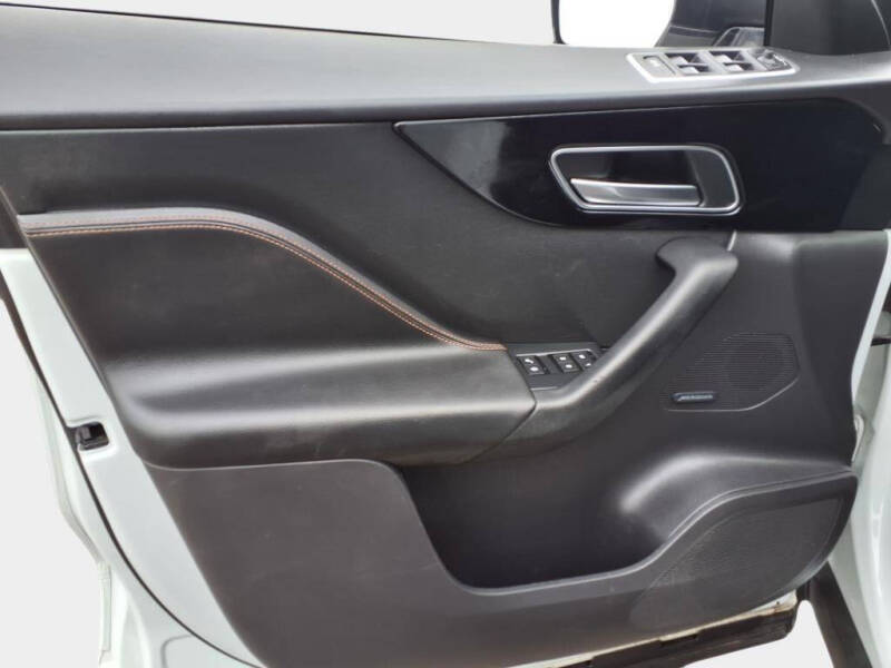 2017 Jaguar F-PACE 35t Prestige