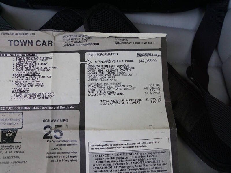 2006 Lincoln Town Car Signature