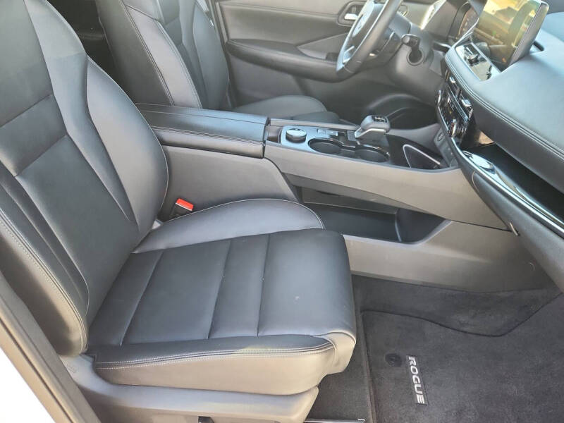 2024 Nissan Rogue SL