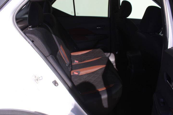 2020 Nissan Kicks SR