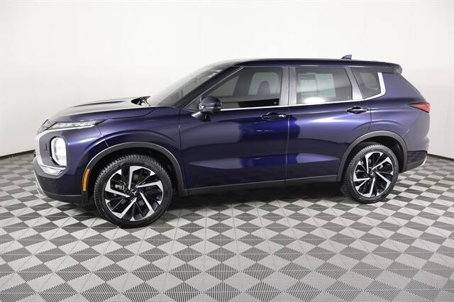 2023 Mitsubishi Outlander SE