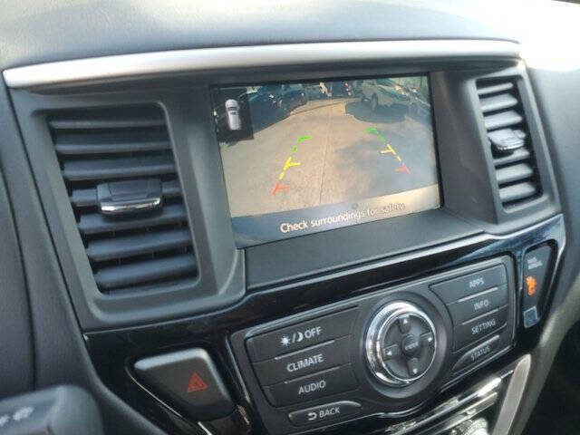 2019 Nissan Pathfinder SV