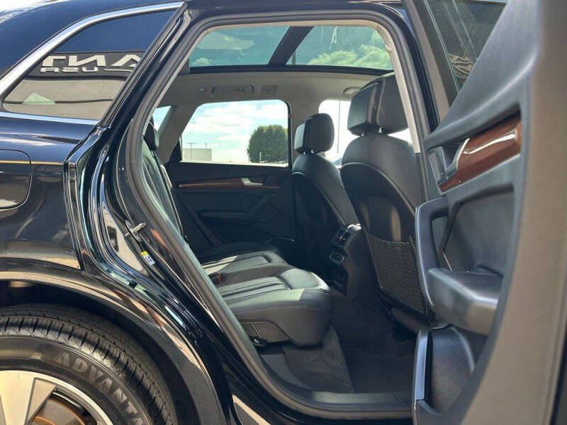 2023 Audi Q5 quattro Premium 40 TFSI