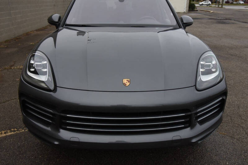 2023 Porsche Cayenne null photo 11