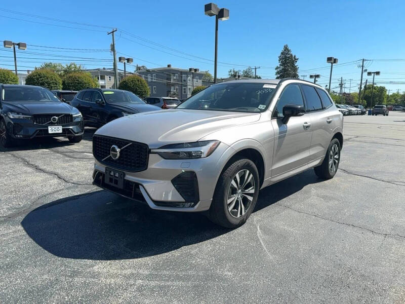 2024 Volvo XC60 B5 Core Dark Theme