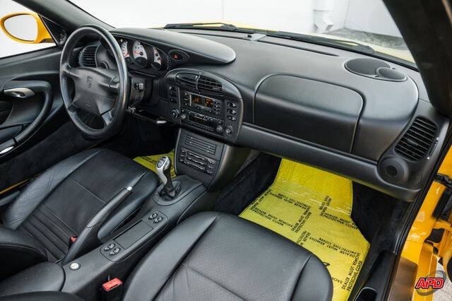 2000 Porsche 911 Carrera 4