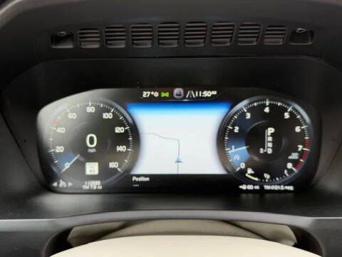 2016 Volvo XC90 T6 Momentum