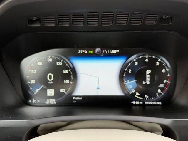 2016 Volvo XC90 T6 Momentum