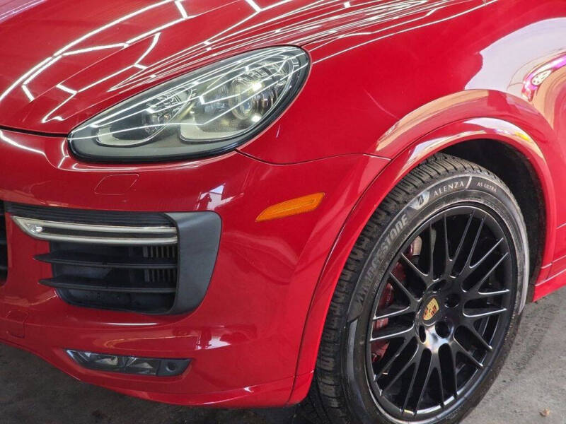 2016 Porsche Cayenne GTS
