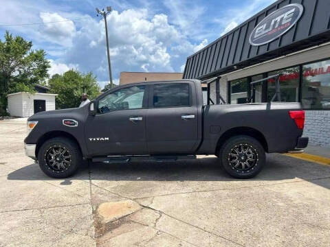 2017 Nissan Titan SV