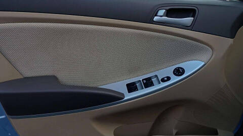 2012 Hyundai Accent GLS