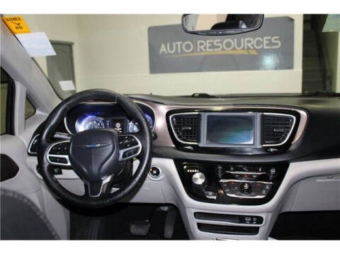 2020 Chrysler Voyager LXi