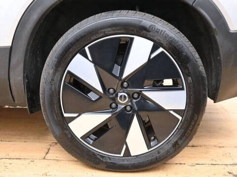 2025 Volvo EX40 Twin Core