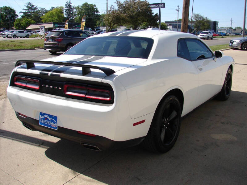 2017 Dodge Challenger SXT