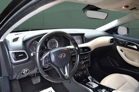 2017 Infiniti QX30 Luxury