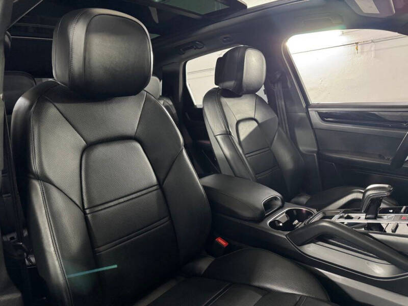 2022 Porsche Cayenne S